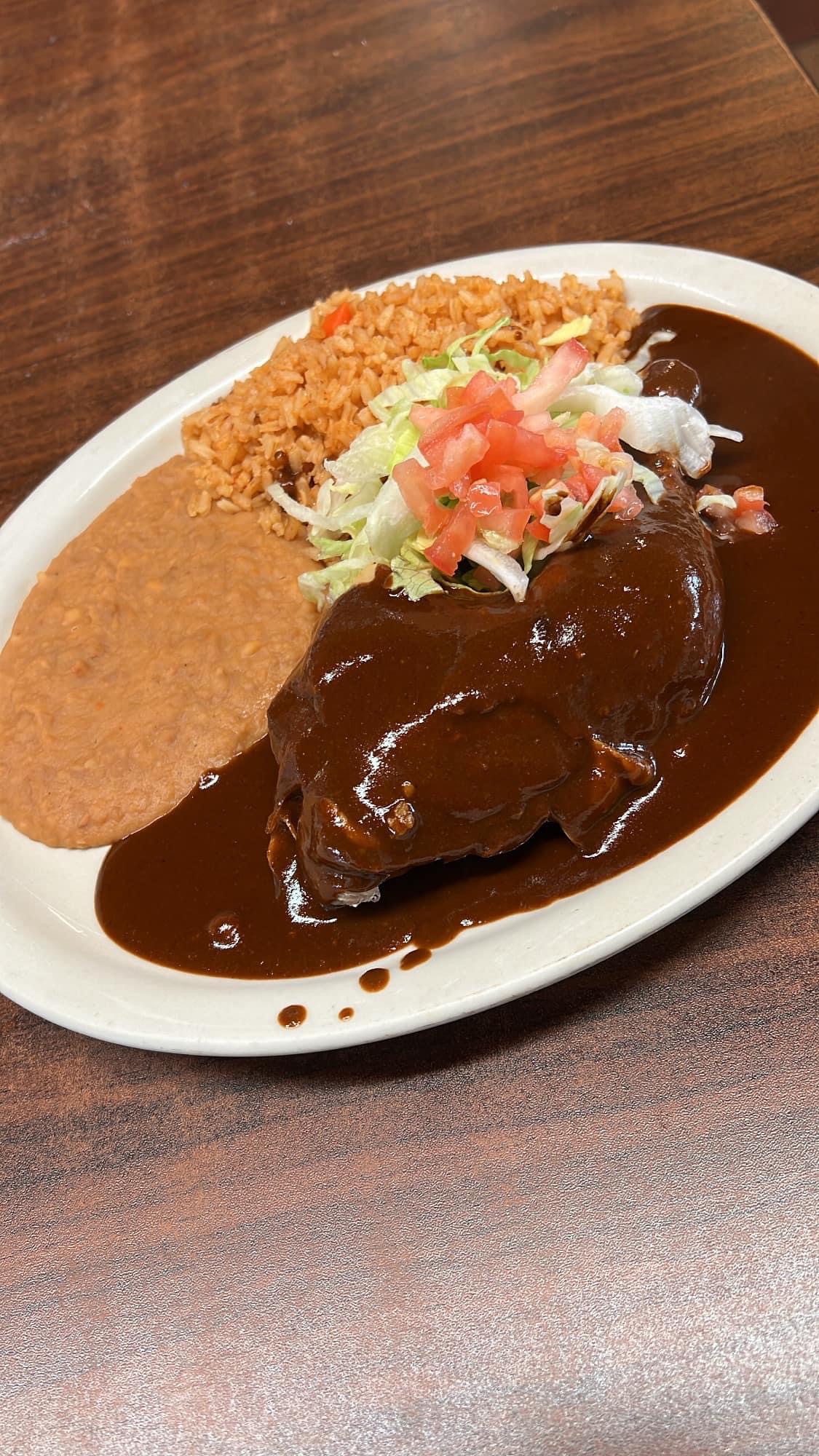 Fresh Mexican dishes served at El Rincon De Poteet